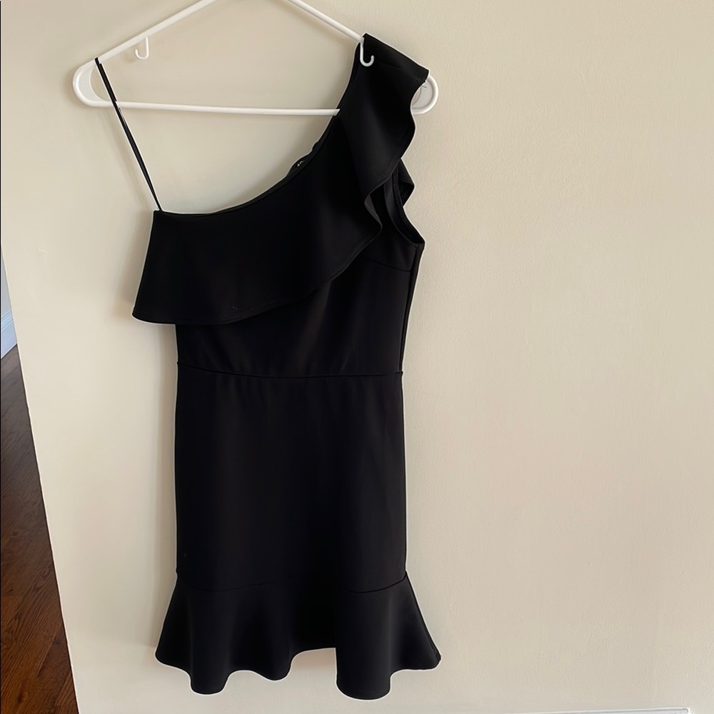 Elegant Black One-Shoulder Dress